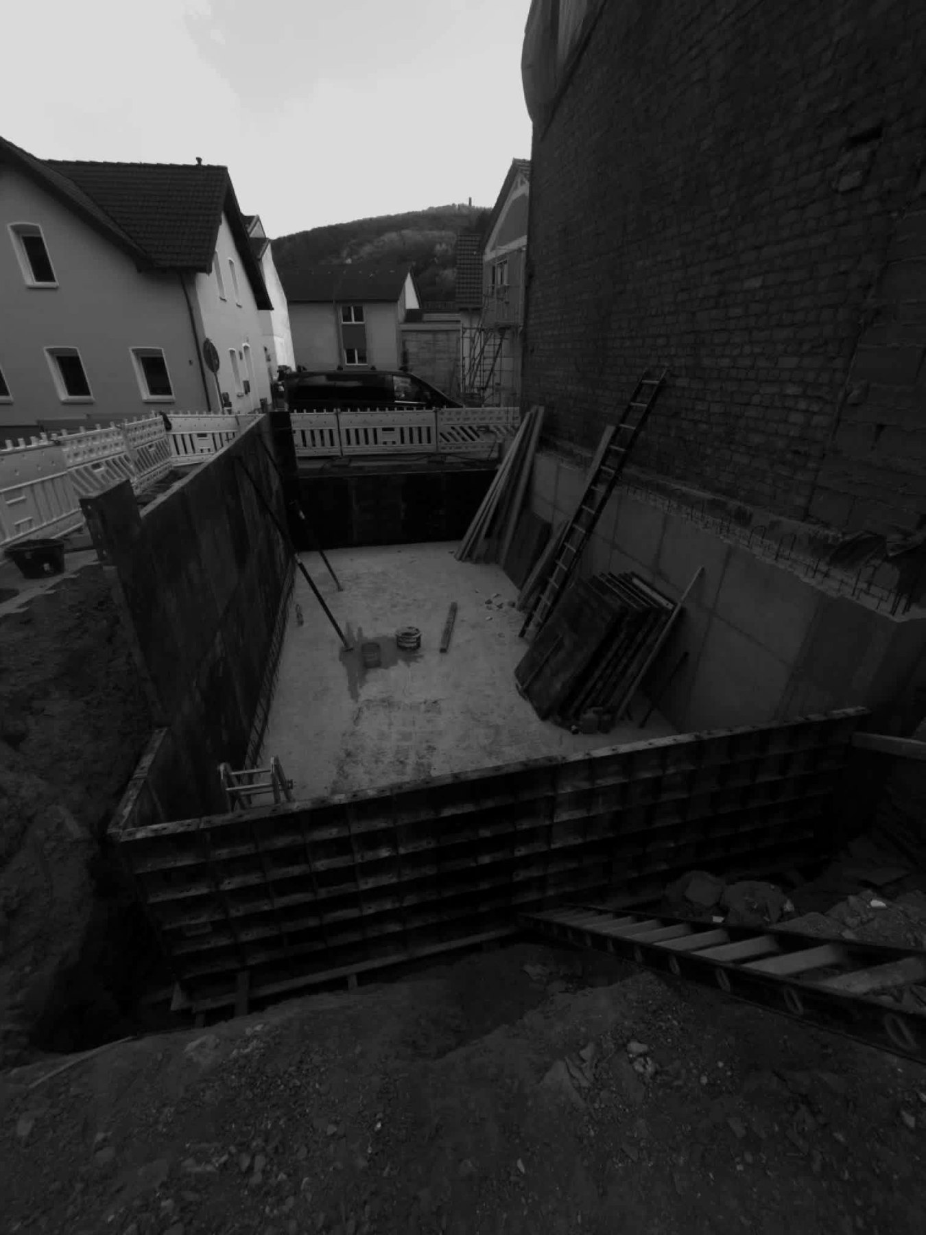 Baugrube in Hanglage – Musullu Bau